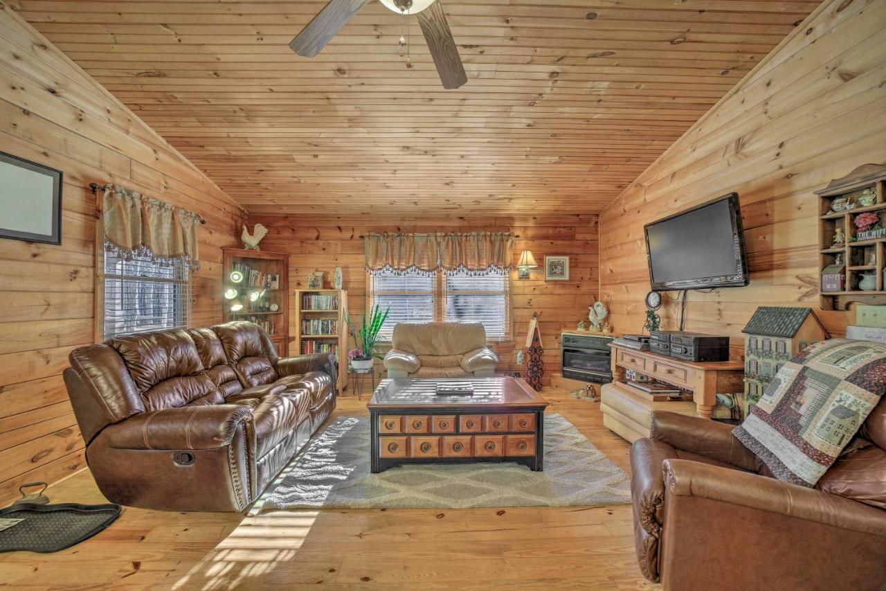 Franklin Cabin With Porch Near Hiking And Waterfalls! Exterior photo