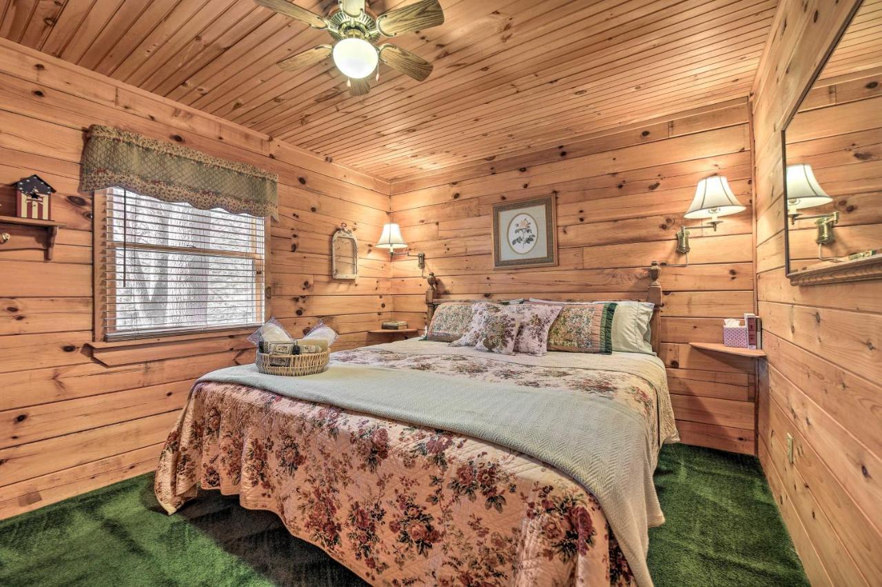 Franklin Cabin With Porch Near Hiking And Waterfalls! Exterior photo