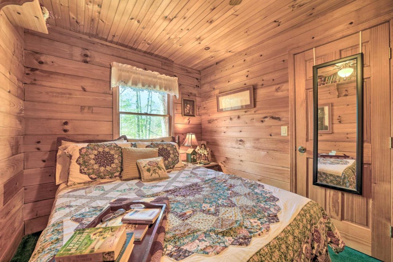 Franklin Cabin With Porch Near Hiking And Waterfalls! Exterior photo
